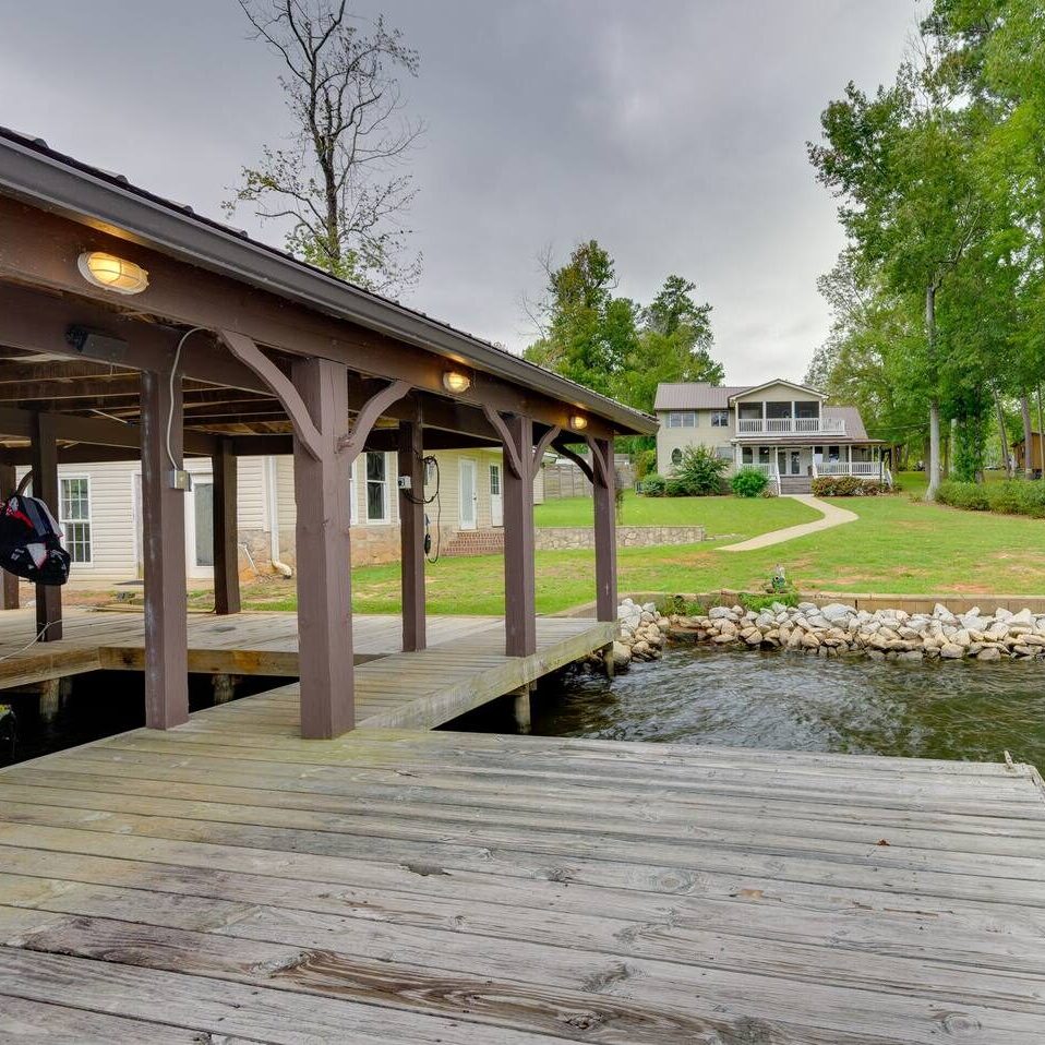 Dock House Lake Front Rentals in Georgia’s Lake Country